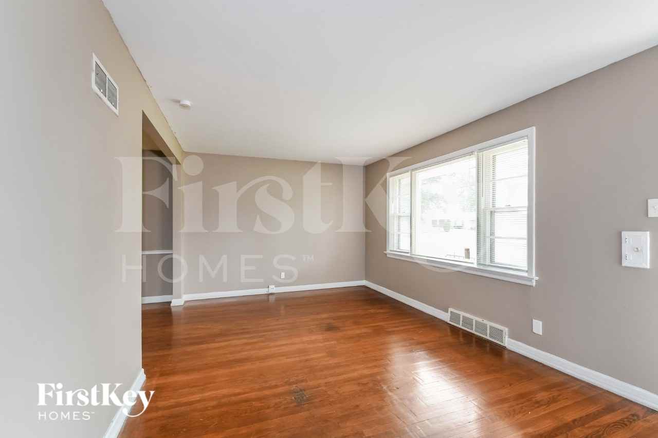 1129 Jennings Station Rd - Photo 3 of 16