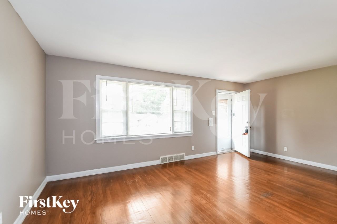 1129 Jennings Station Rd - Photo 4 of 16