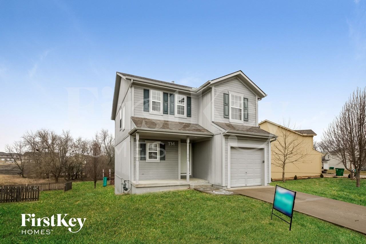 11104 Highview Rd - Photo 2 of 15