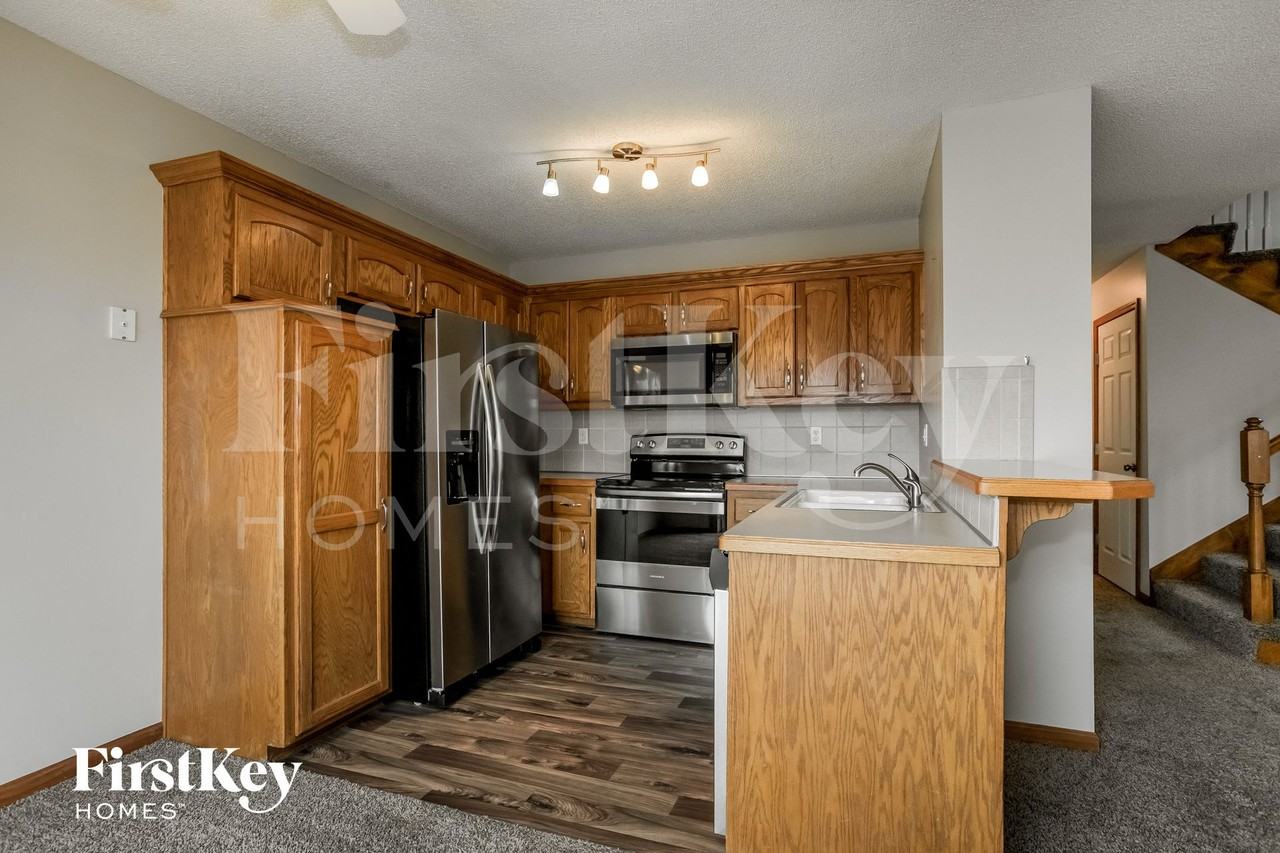 11104 Highview Rd - Photo 5 of 15