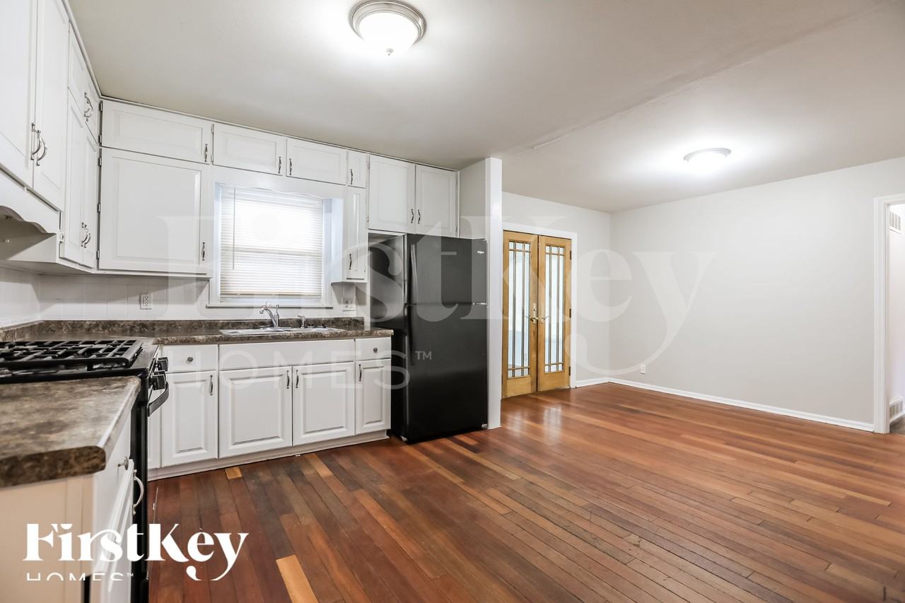 10508 E 33rd Ter S - Photo 7 of 18