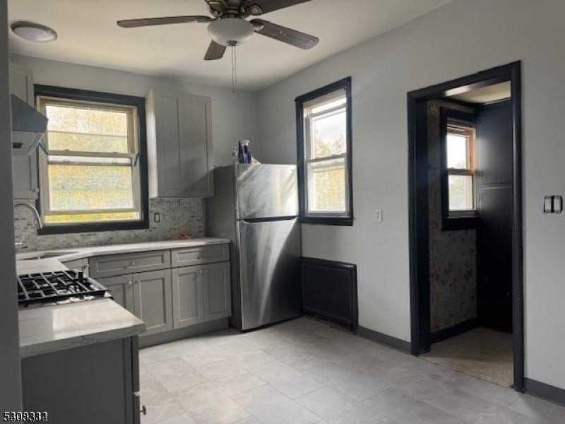 211 W Saint Georges Ave - Photo 3 of 13