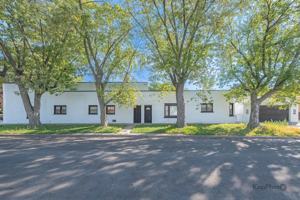 featured image of 6259 W Peterson Ave