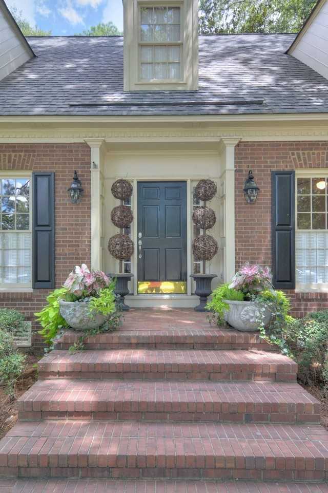 415 Partridge Dr - Photo 2 of 43