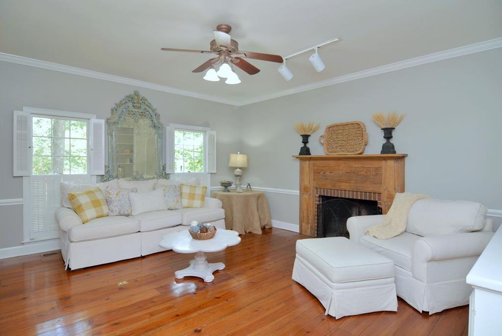 415 Partridge Dr - Photo 4 of 43