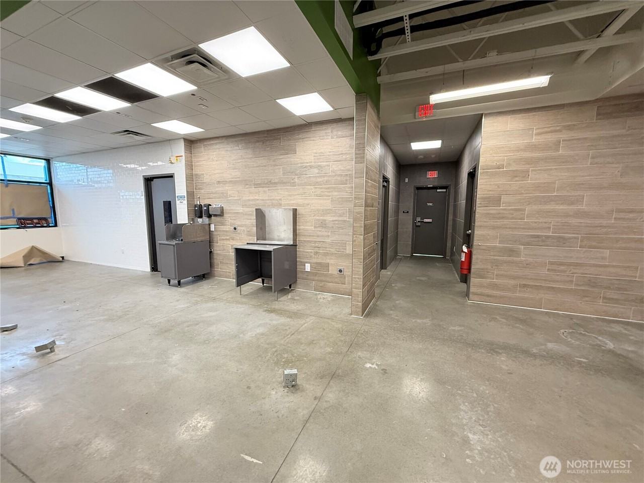 2021 Freeway Dr - Photo 6 of 19