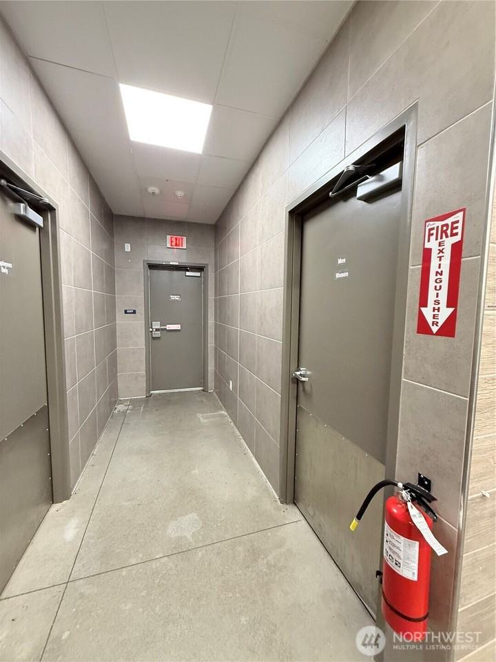 2021 Freeway Dr - Photo 7 of 19