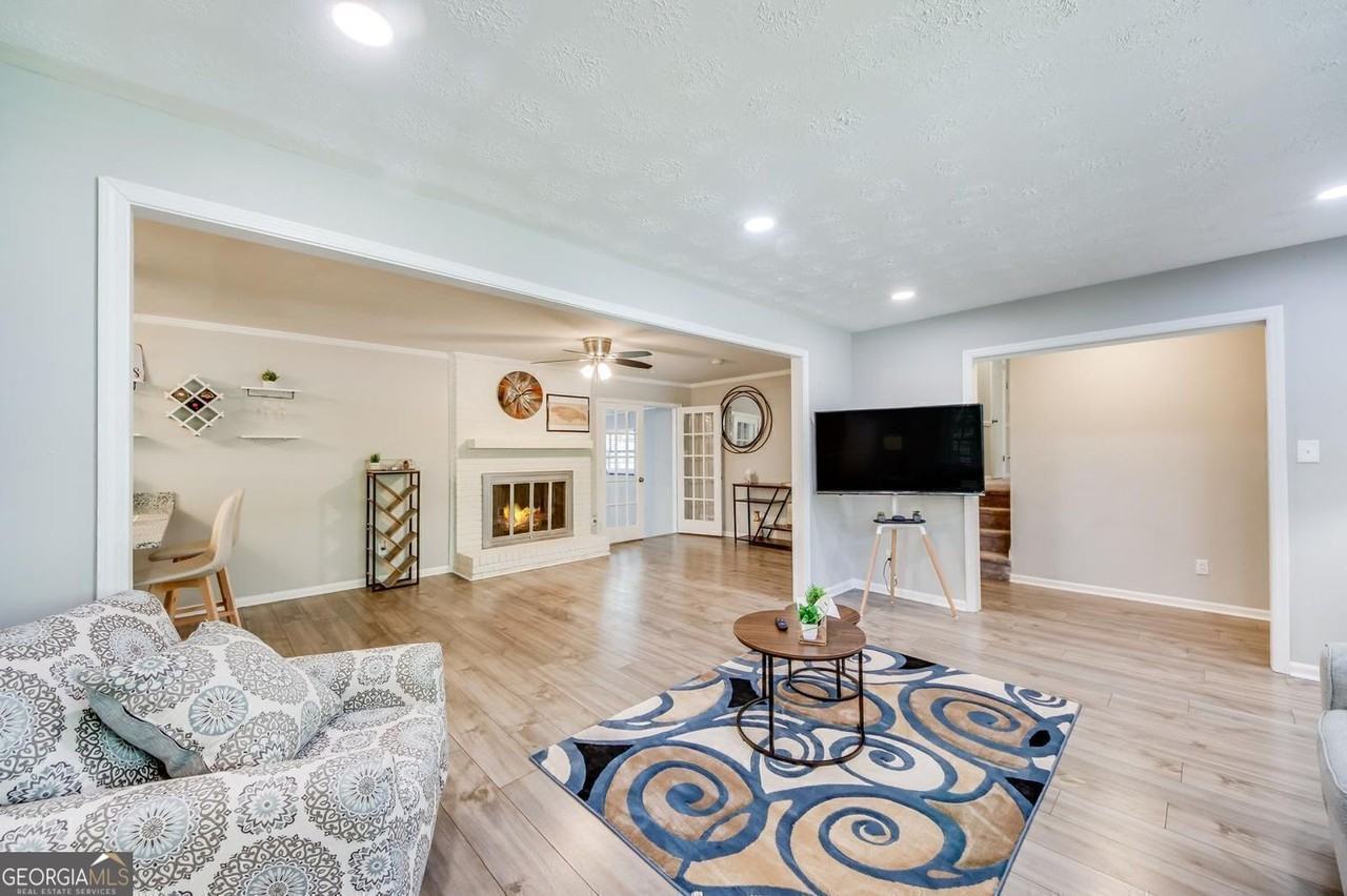 6903 Doncaster Rd - Photo 4 of 21