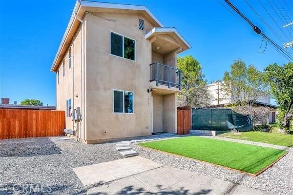 10663 Encino Ave - Photo 4 of 29