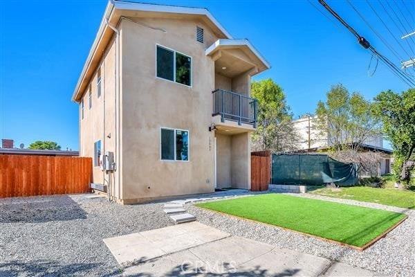 10663 Encino Ave - Photo 7 of 29