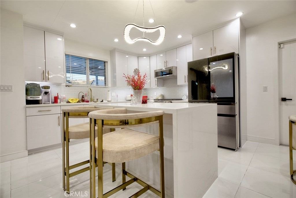 10263 Strathern St - Photo 7 of 19