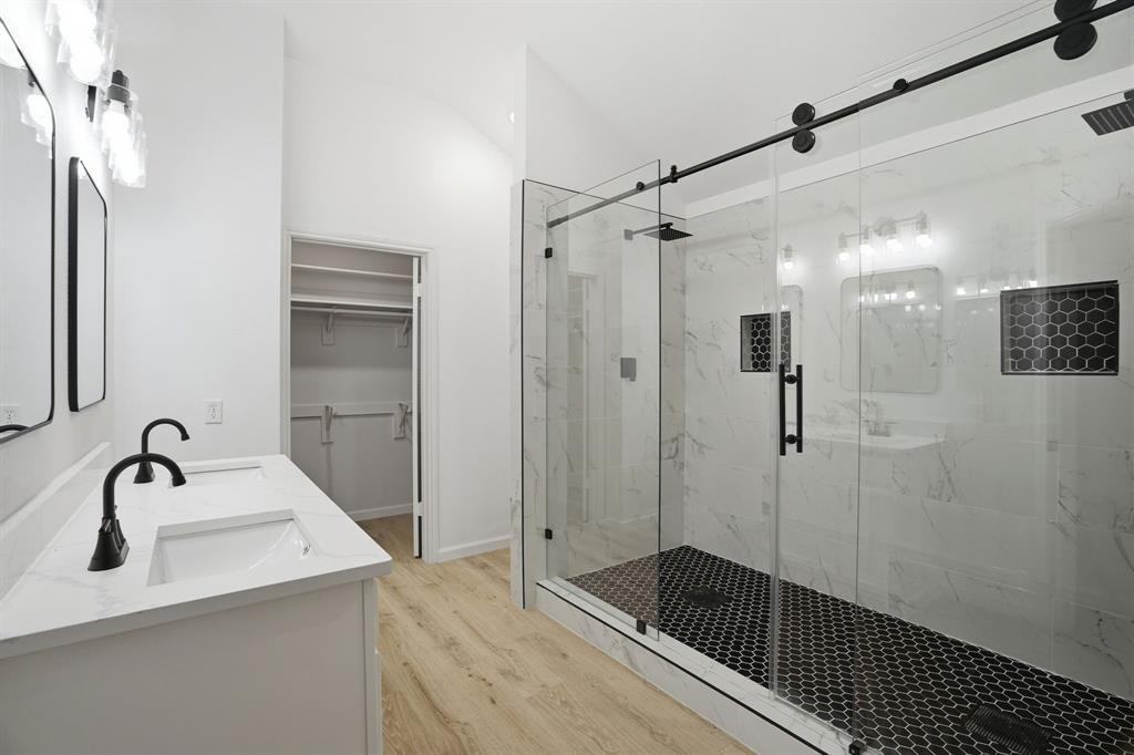 3805 Drakestone Ave - Photo 3 of 36