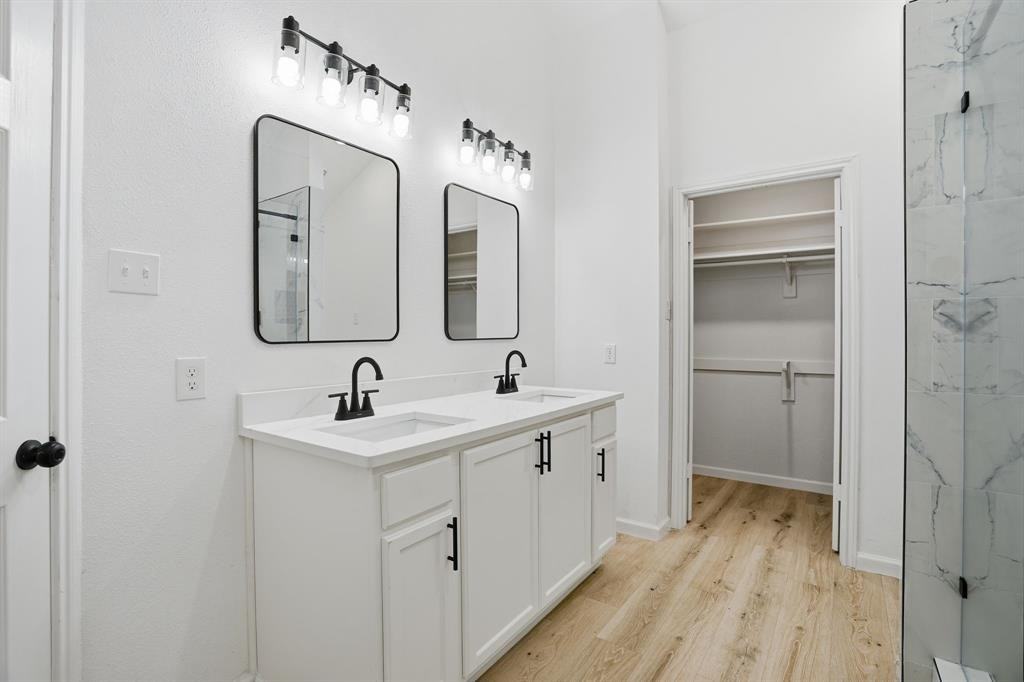 3805 Drakestone Ave - Photo 6 of 36