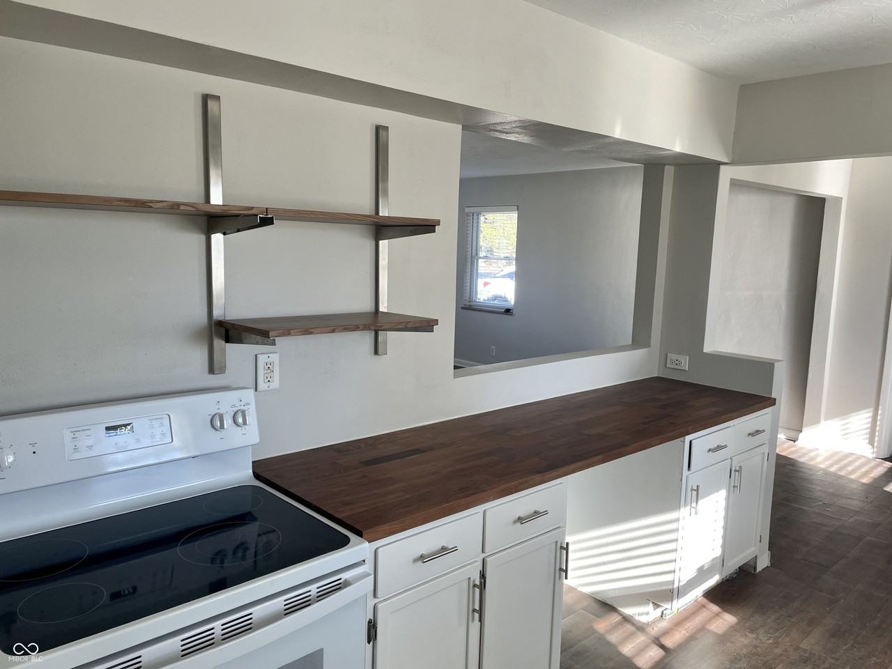 126 Roosevelt Dr - Photo 5 of 22