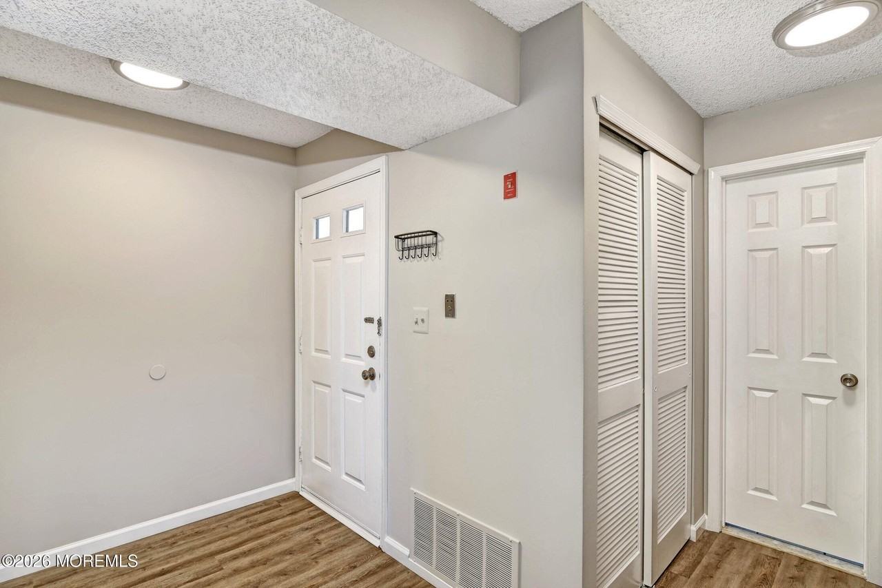 159 Tulip Ln - Photo 6 of 33