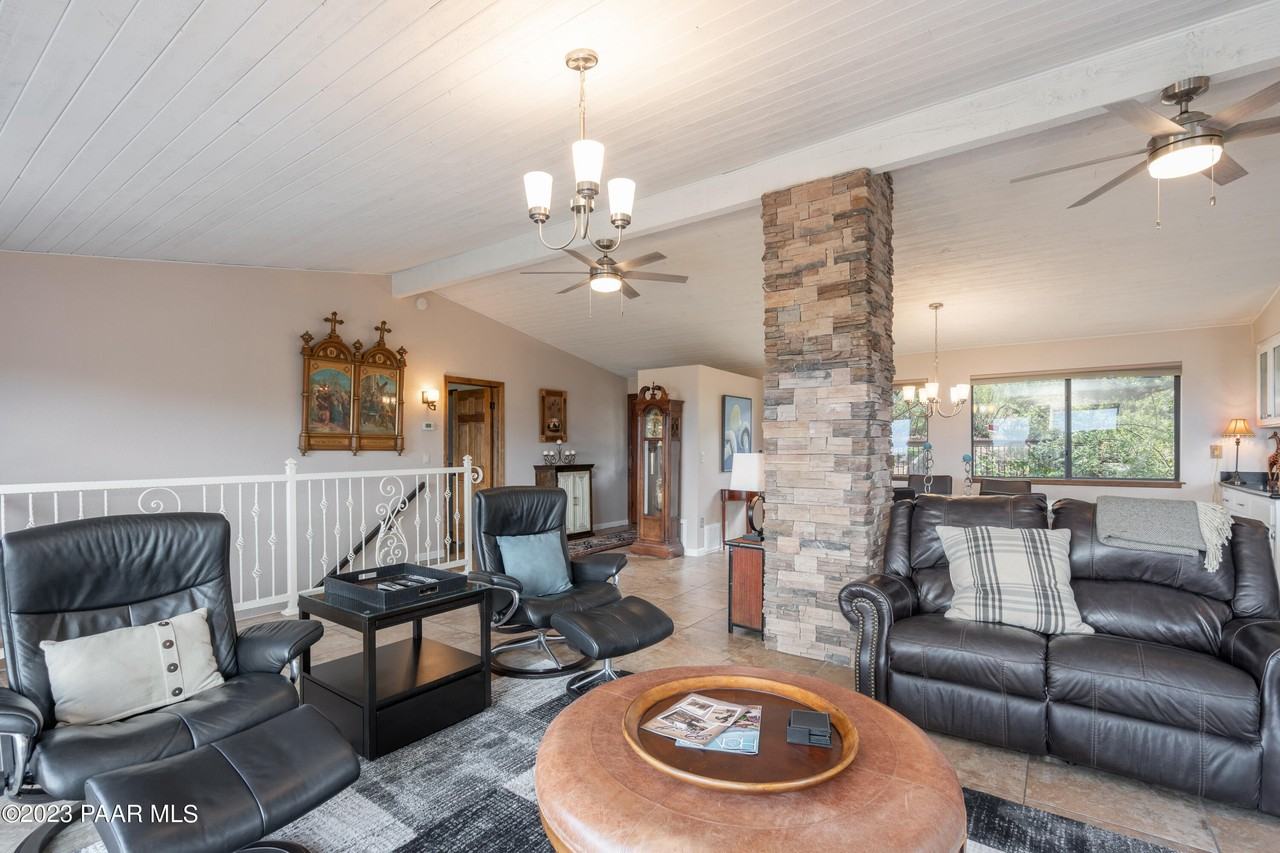 647 Fiesta Ln - Photo 7 of 22