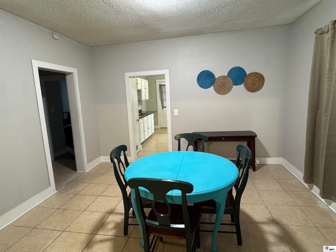 310 S Riverfront St - Photo 3 of 9