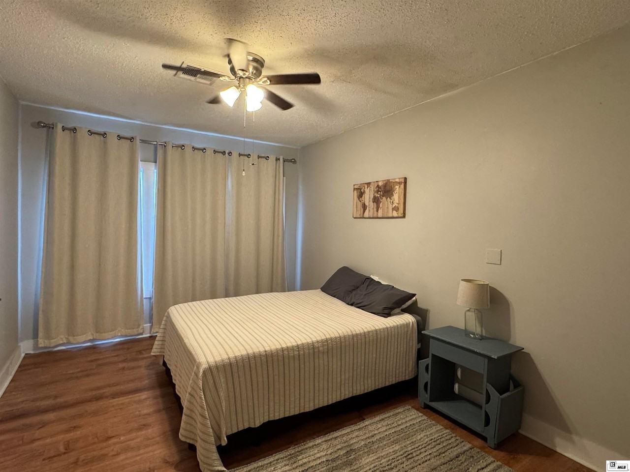 310 S Riverfront St - Photo 6 of 9