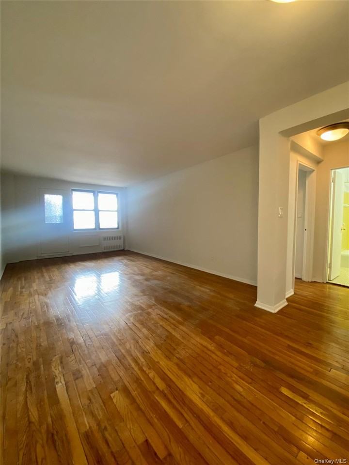 25 Franklin Blvd ##4p - Photo 6 of 15