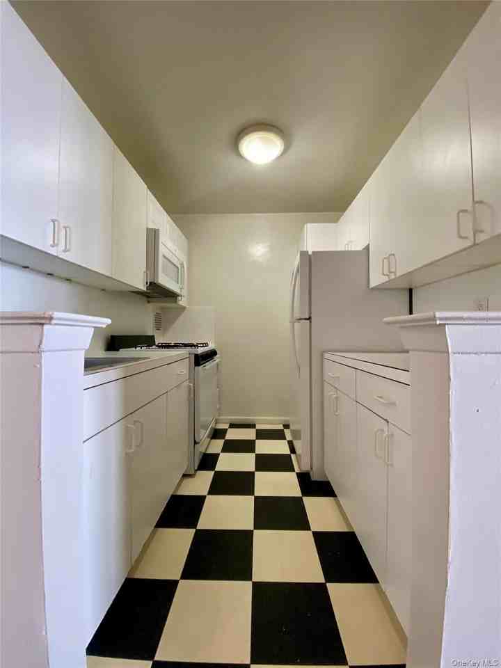 25 Franklin Blvd ##4p - Photo 7 of 15