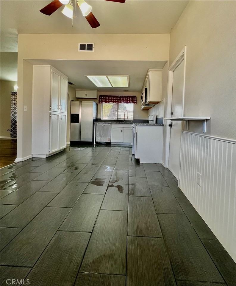 13393 Cahuenga Rd - Photo 3 of 16