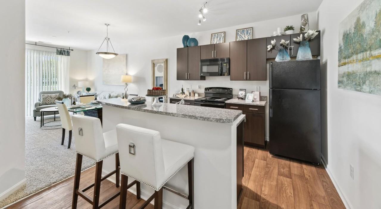 Addison Court - Photo 4 of 11