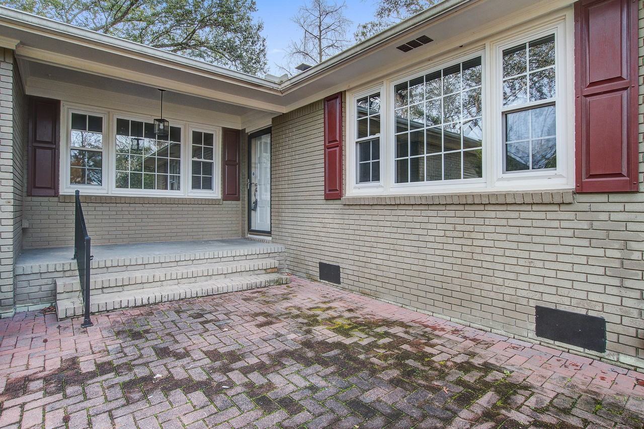 1248 Winchester Dr - Photo 2 of 8