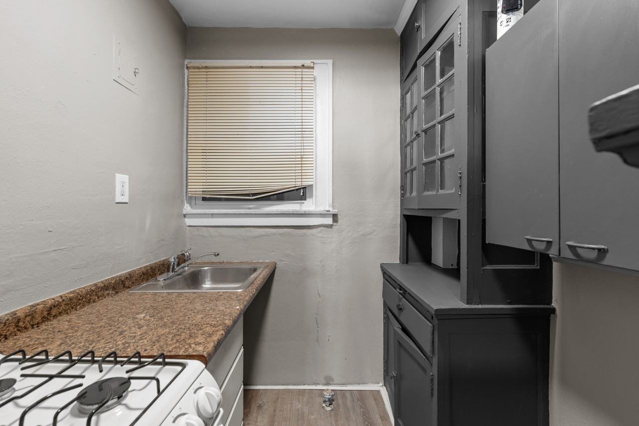 5618 South Grand Boulevard - Photo 7 of 49