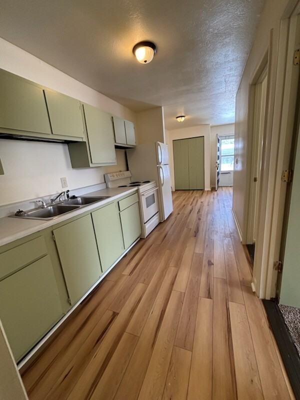 Tecumseh Townhomes - Photo 5 of 9