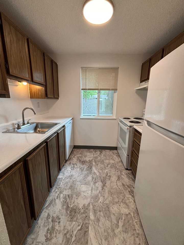 Kona Gardens - 393 - Photo 7 of 40