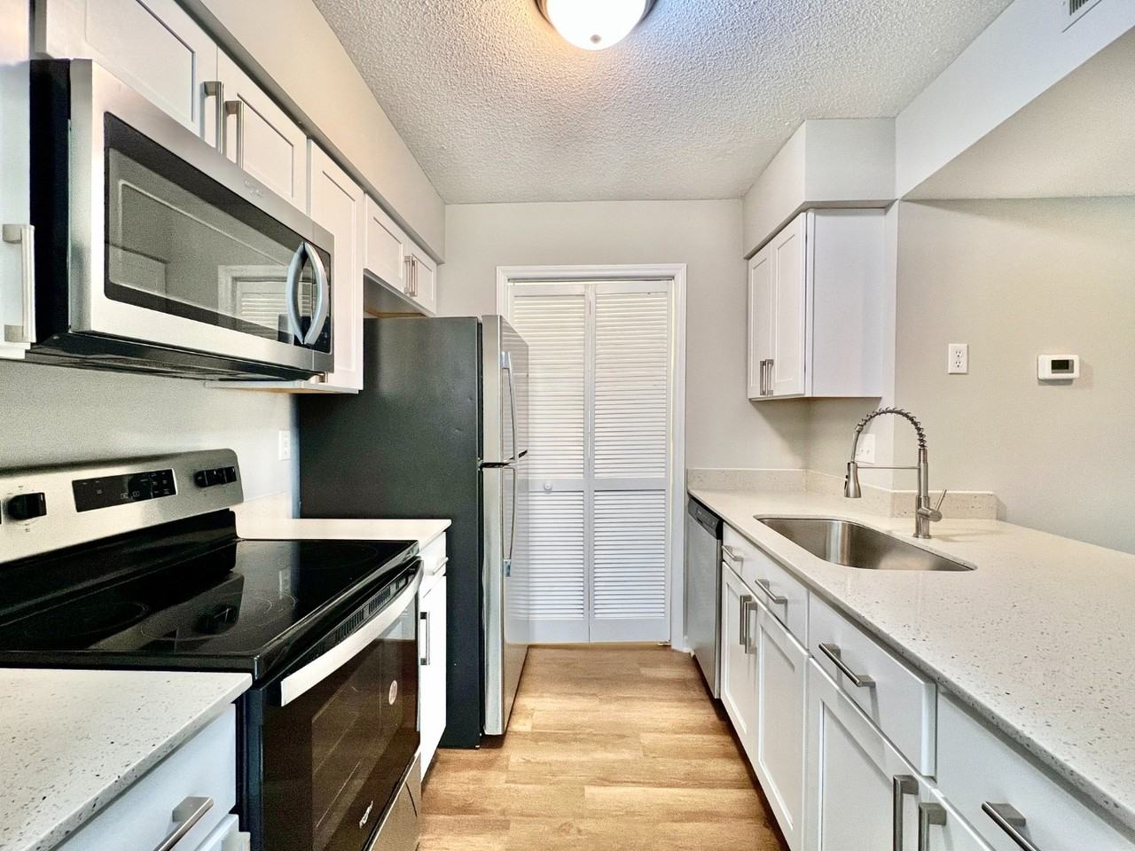 11084 Harrowfield Rd - Photo 7 of 25