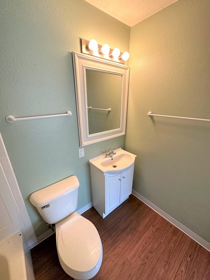 316 S Elm St - 16 PLEX - Photo 7 of 20