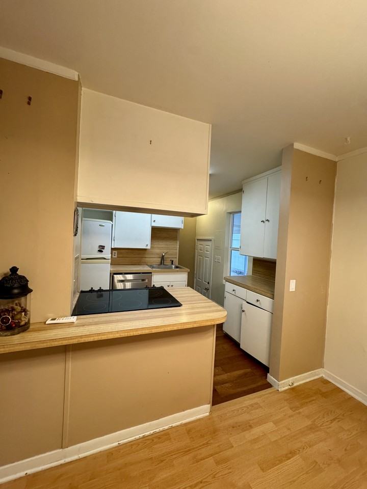 998 - 213/215 Casey Avenue - Photo 5 of 18