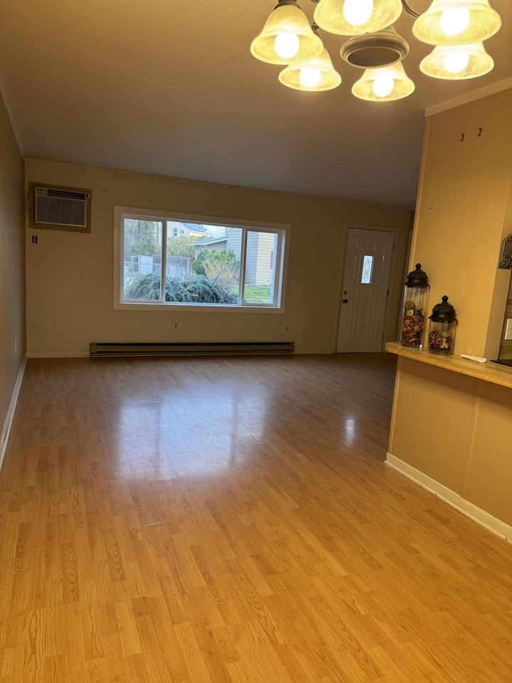 998 - 213/215 Casey Avenue - Photo 6 of 18