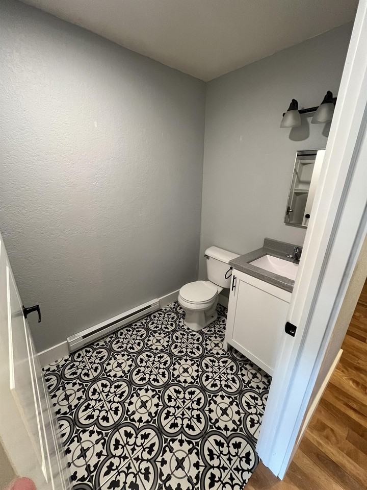 James Howie Block - Photo 5 of 8