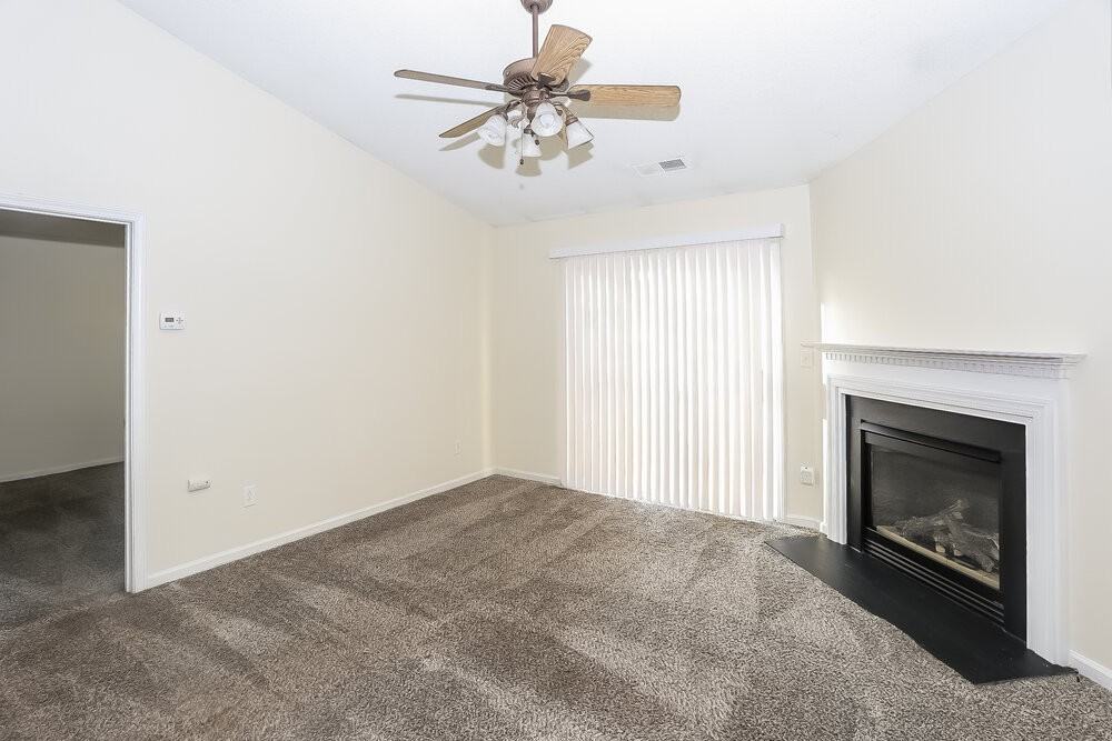 1056 Meadowbrook Ln Sw - Photo 3 of 14