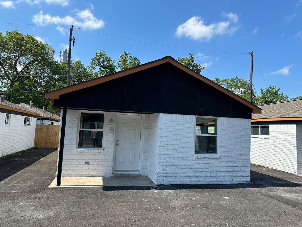 3813 Wipprecht Street - Photo 7 of 22