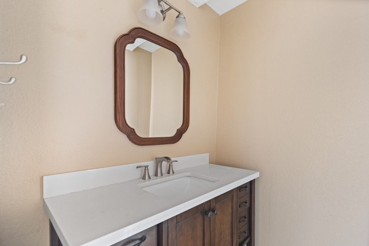 791 West Prentice Avenue - Photo 4 of 34