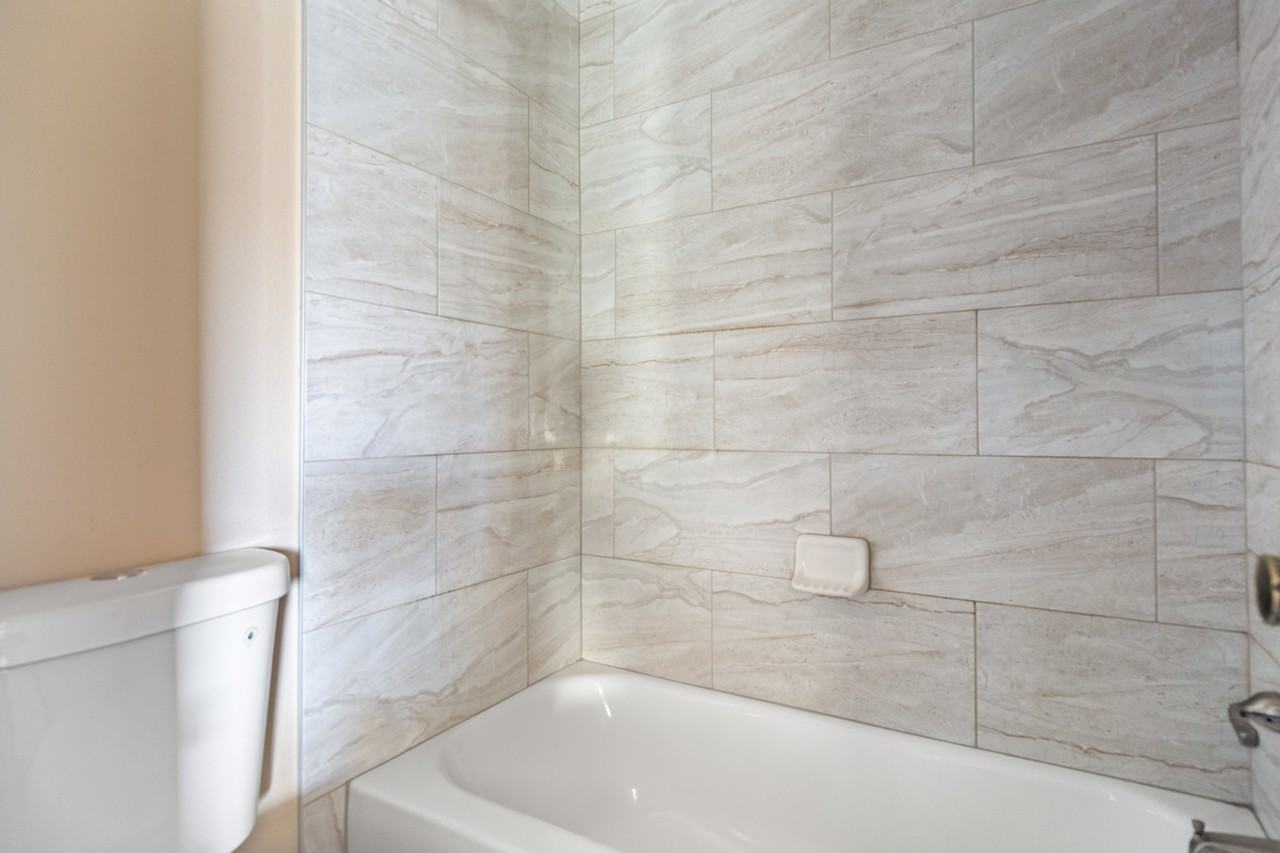 791 West Prentice Avenue - Photo 5 of 34