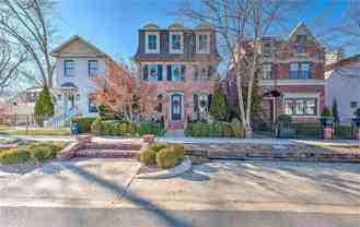 242 Sw D St - Photo 1 of 1