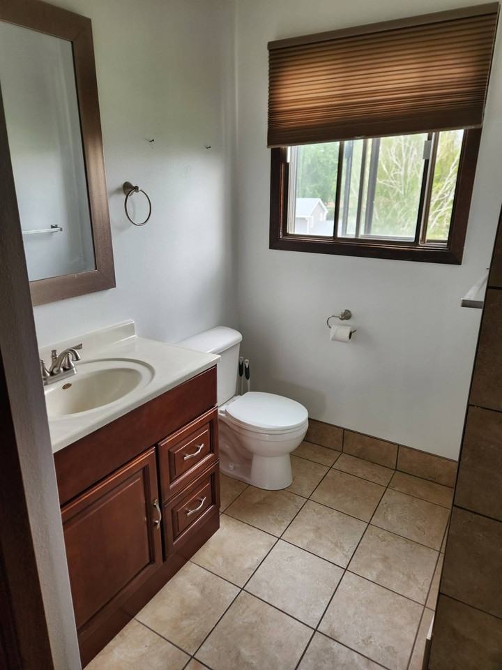 548 12th Street Southeast - Photo 2 of 9