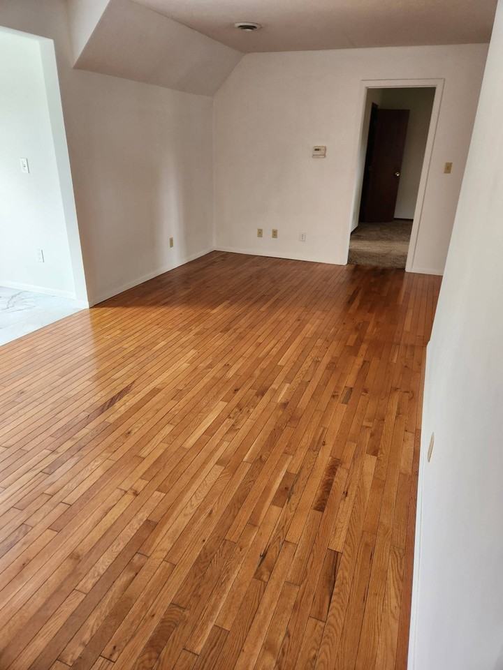 548 12th Street Southeast - Photo 4 of 9