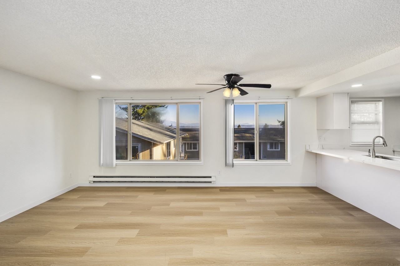 707 Hawthorne Street - Photo 4 of 40