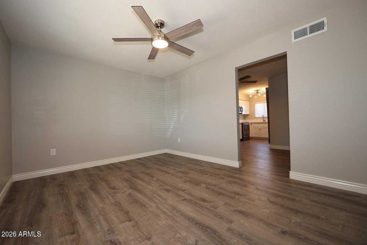 127 S Outpost Rd Apt 4 #4 - Photo 6 of 8