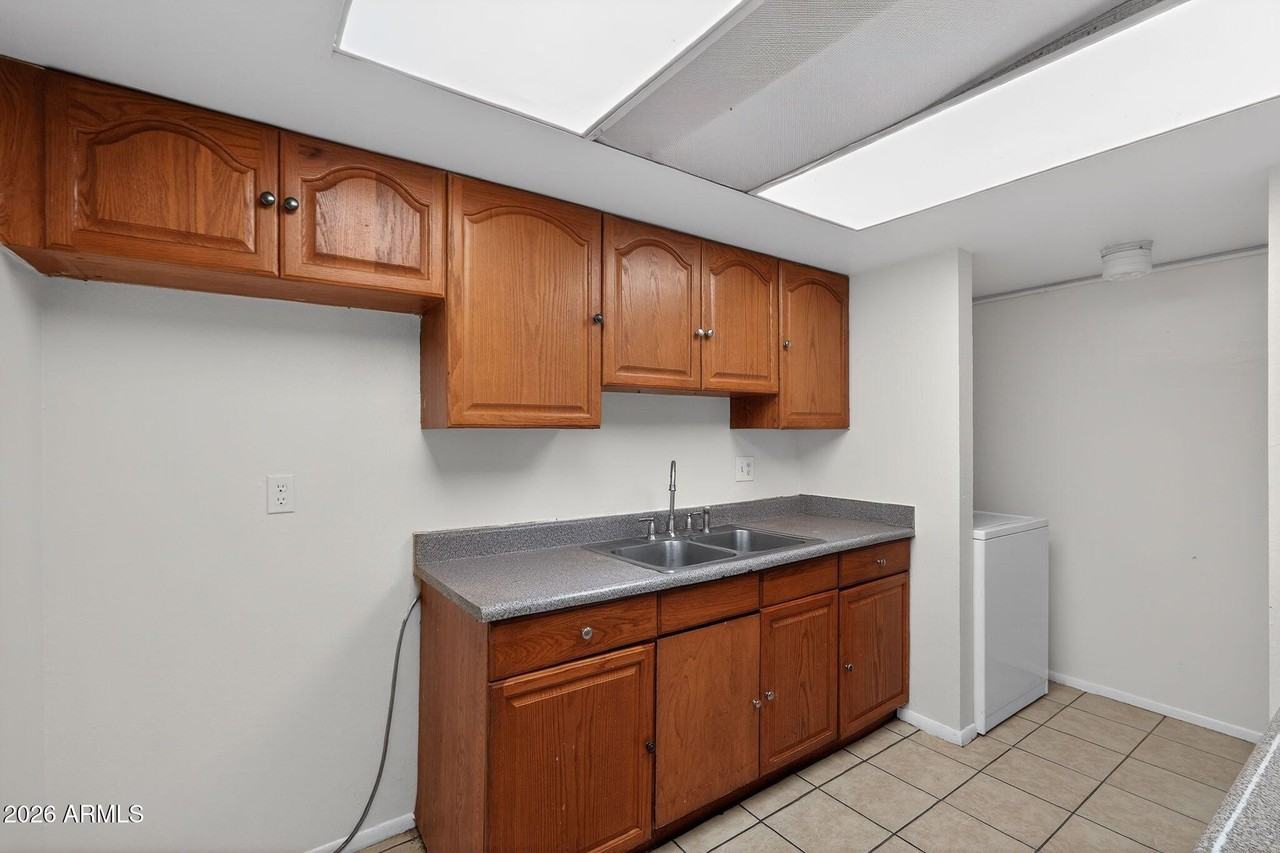 11624 N 25th Ave - Photo 2 of 21