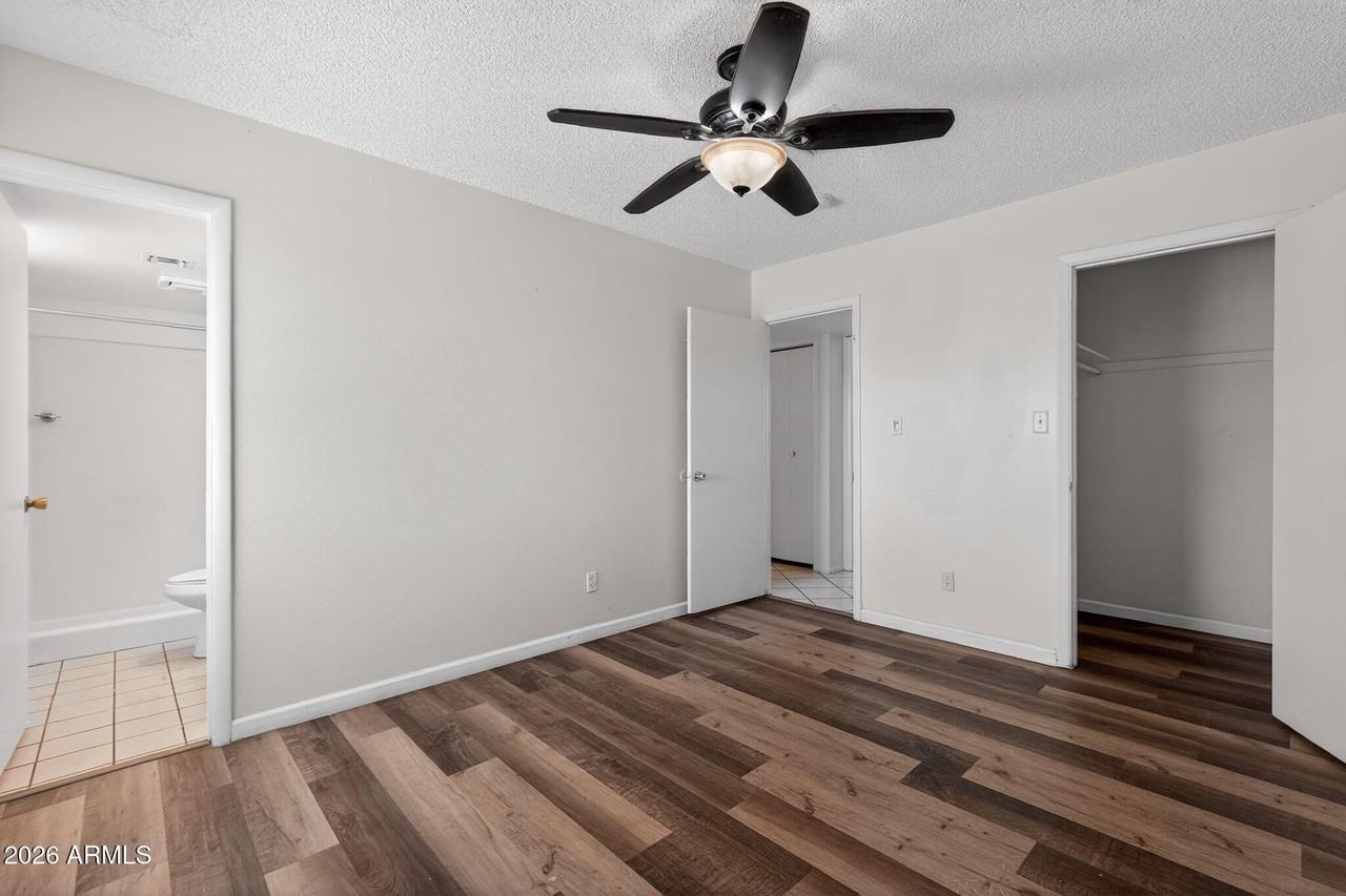 11624 N 25th Ave - Photo 5 of 21