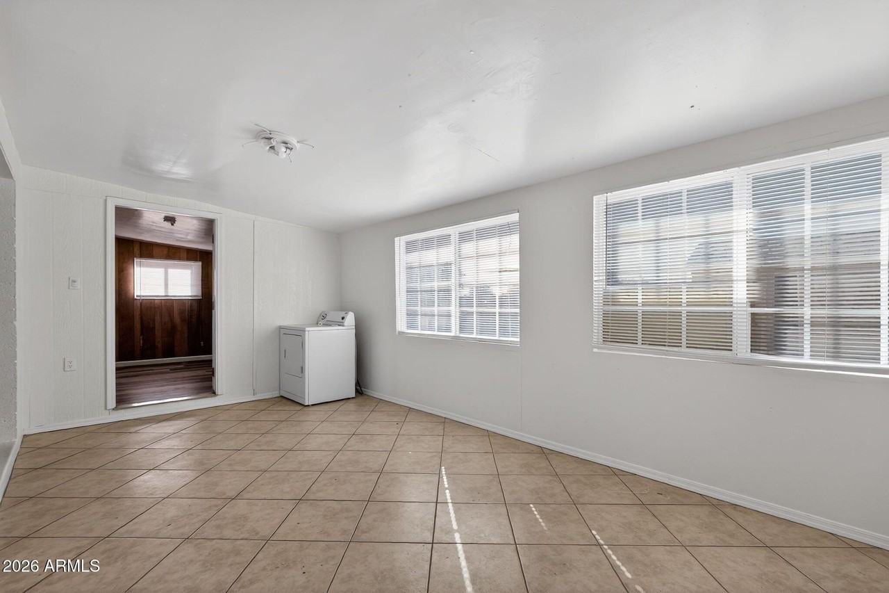 11624 N 25th Ave - Photo 6 of 21