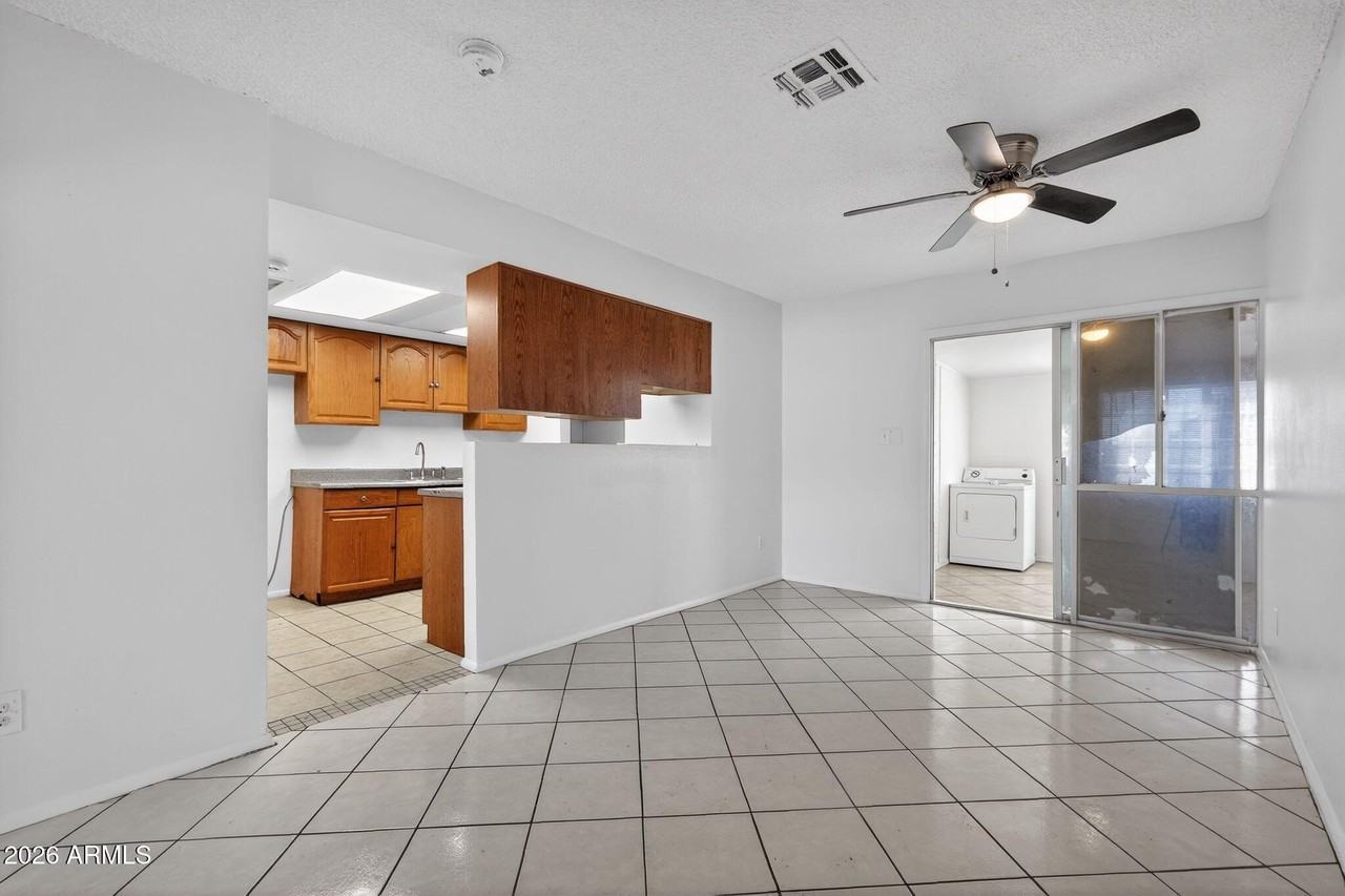 11624 N 25th Ave - Photo 7 of 21