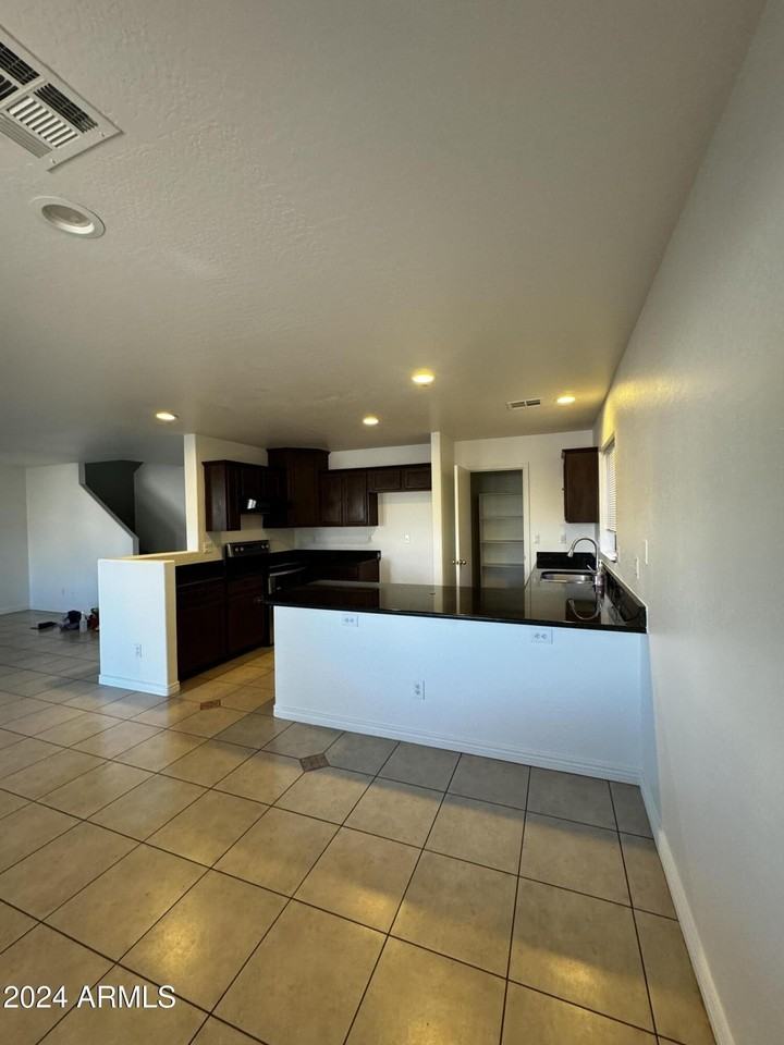 10630 W Pomo St - Photo 6 of 28