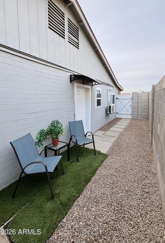 4706 W Lupine Ave unit: Studio - Photo 2 of 13